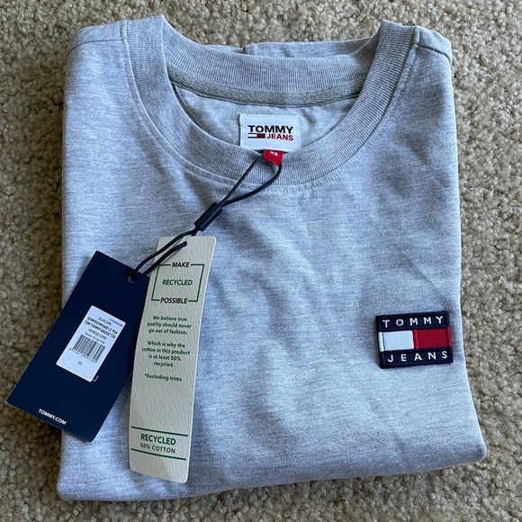 Tommy Hilfiger Short Sleeve Grey Badge Tee XS NWT - Picture 3 of 10